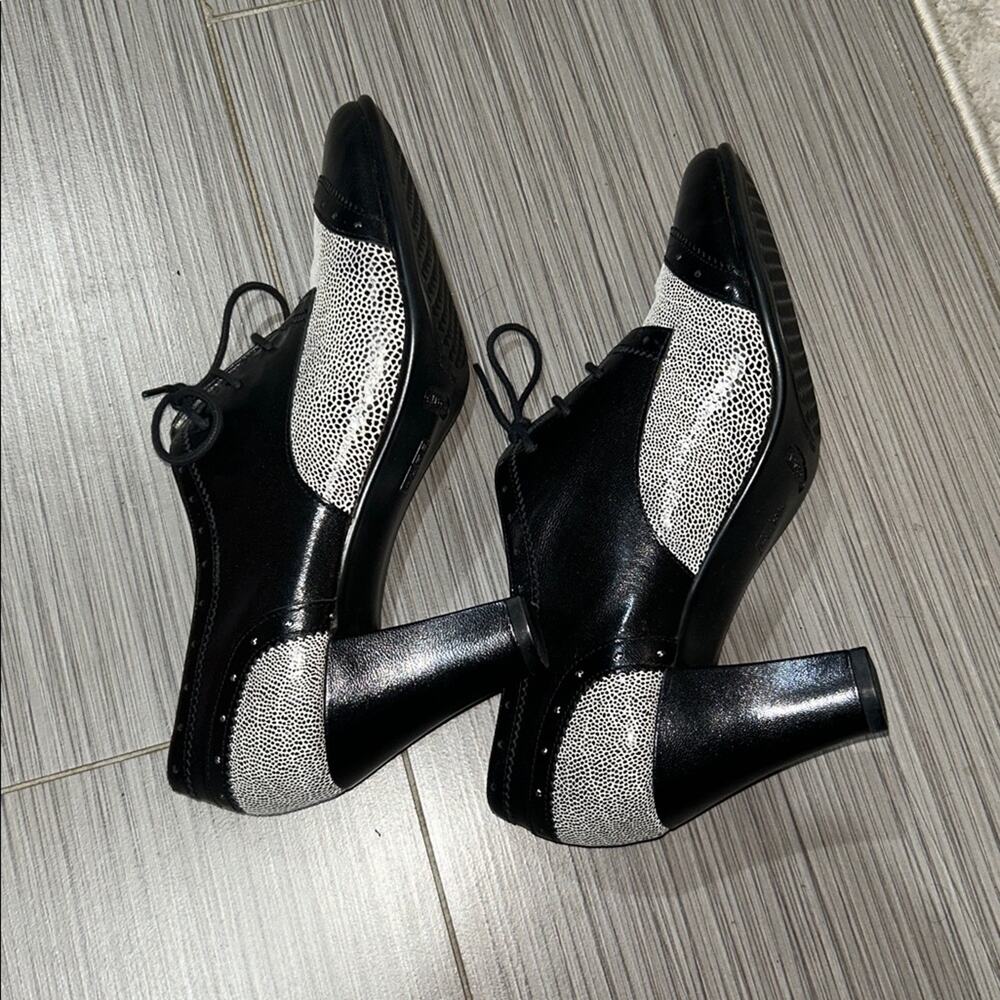 AEROSOLES Dollop black and white combat size 10 1/2 - Picture 9 of 11